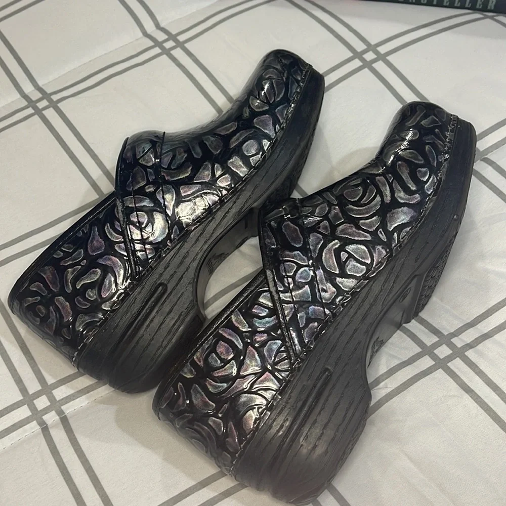 Dansko Clogs 36 EU / 5.5-6 Women’s - Picture 3 of 3